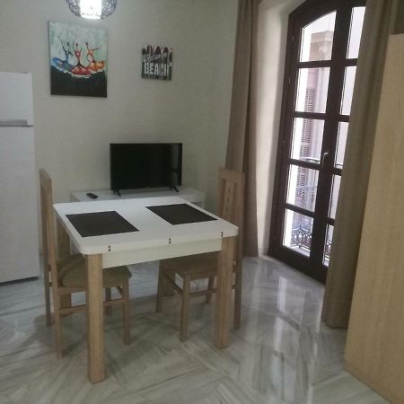 Apartamentos Edificio Vicente มาลากา ภายนอก รูปภาพ