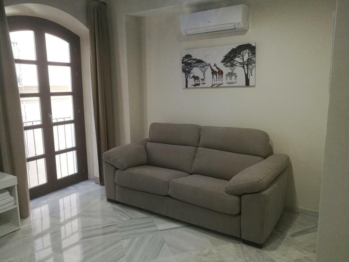 Apartamentos Edificio Vicente มาลากา ภายนอก รูปภาพ