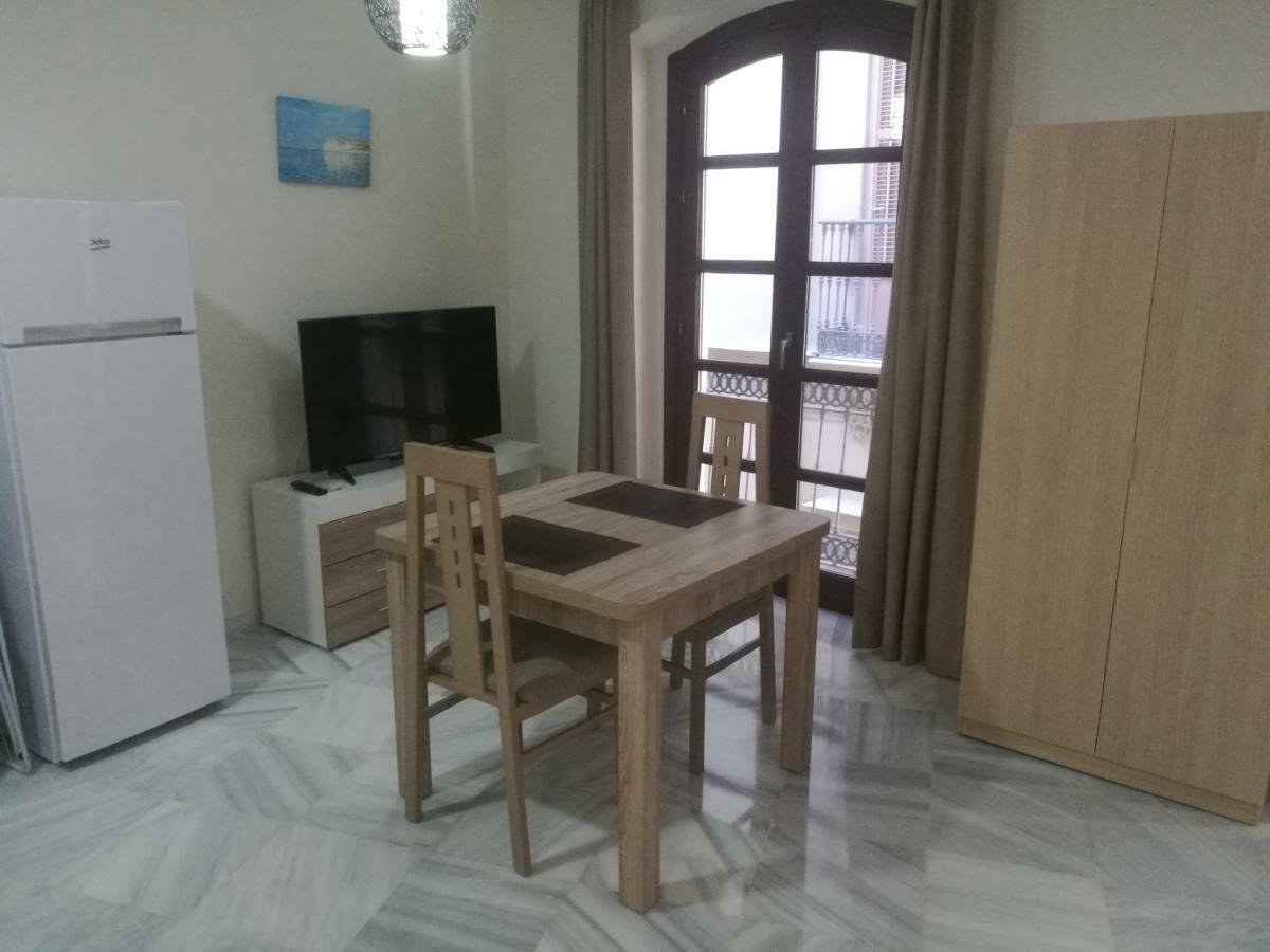 Apartamentos Edificio Vicente มาลากา ภายนอก รูปภาพ