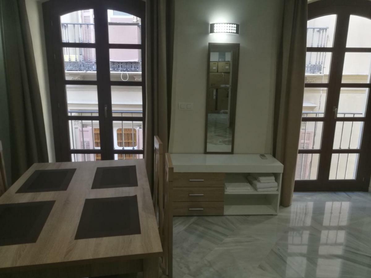 Apartamentos Edificio Vicente มาลากา ภายนอก รูปภาพ