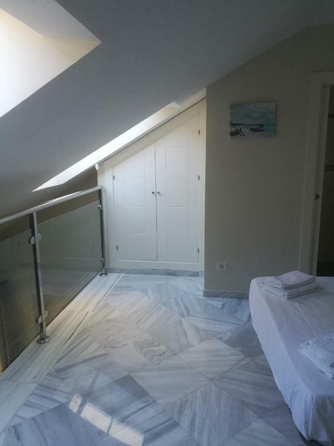 Apartamentos Edificio Vicente มาลากา ภายนอก รูปภาพ